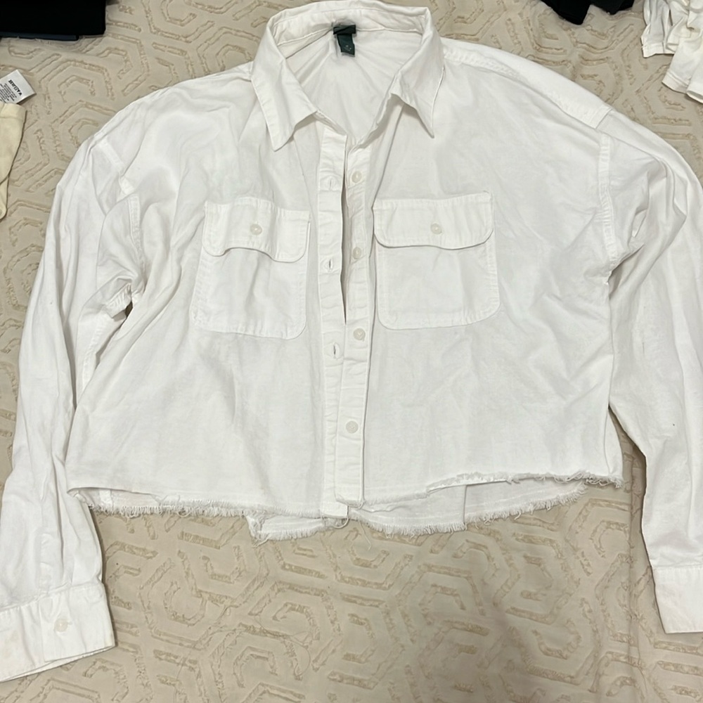 White cropped long sleeve button down